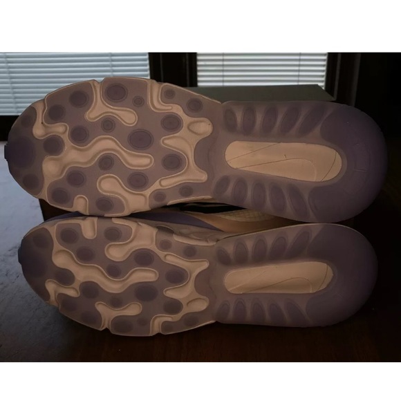 Nike Air Max 270 React Women’s Sneakers CU4768-100 - Picture 4 of 5